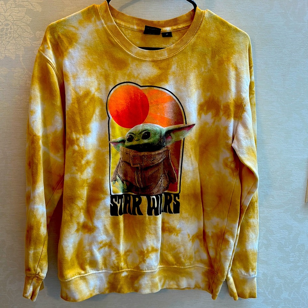 Star Wars Baby Yoda light sweatshirt